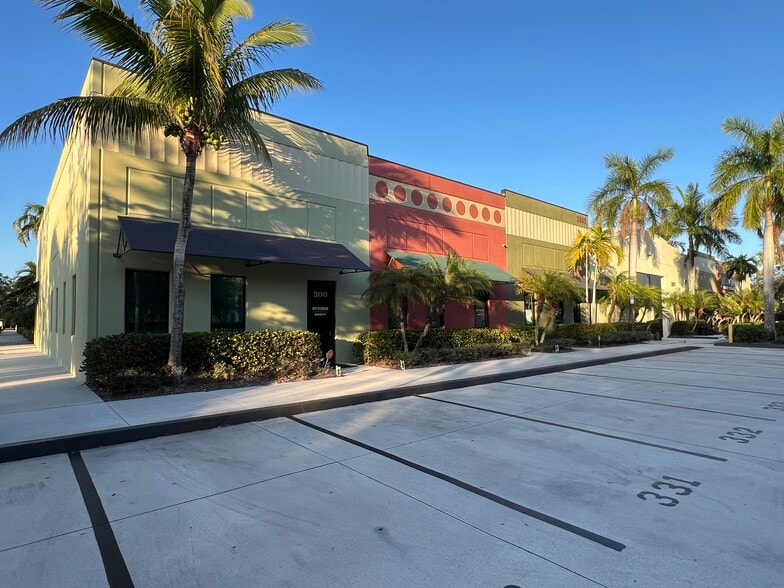 2885 Jupiter Park Dr, Jupiter, FL for lease - Building Photo - Image 3 of 4