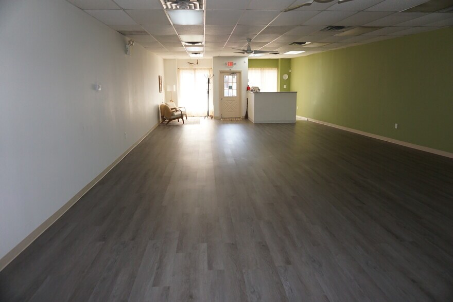 25 W Butler Ave, Chalfont, PA for lease - Building Photo - Image 3 of 4