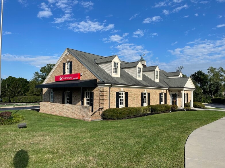 15 Maplewood Dr, Douglassville, PA 19518