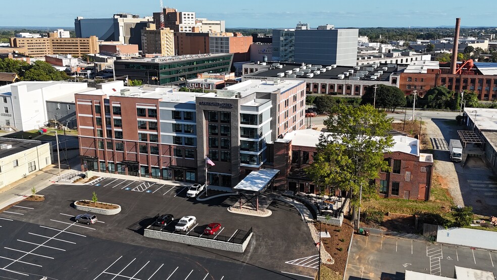 121 Virginia Place, High Point, NC for lease - Building Photo - Image 2 of 6