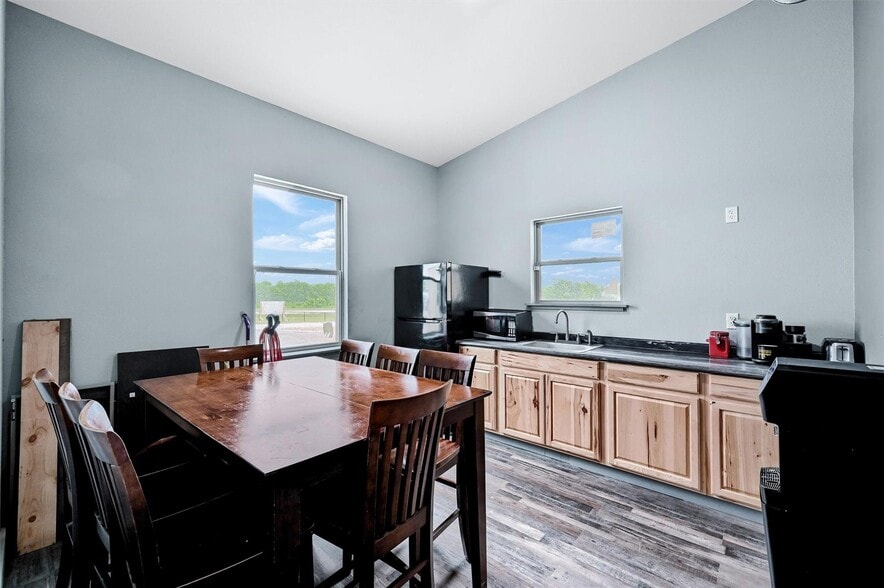 28400 W US Highway 82, Sherman, TX for sale - Building Photo - Image 2 of 8