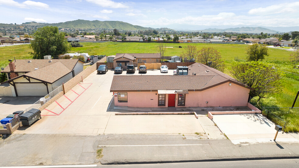 8320-8322 Mission Blvd, Jurupa Valley, CA for sale - Building Photo - Image 3 of 19