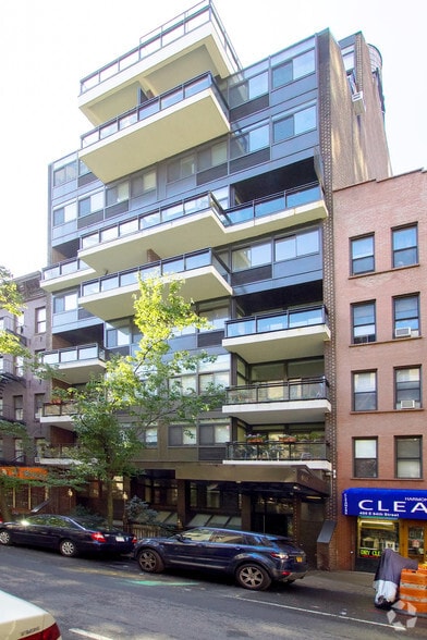 400 E 64th St, New York, NY for lease - Building Photo - Image 3 of 13