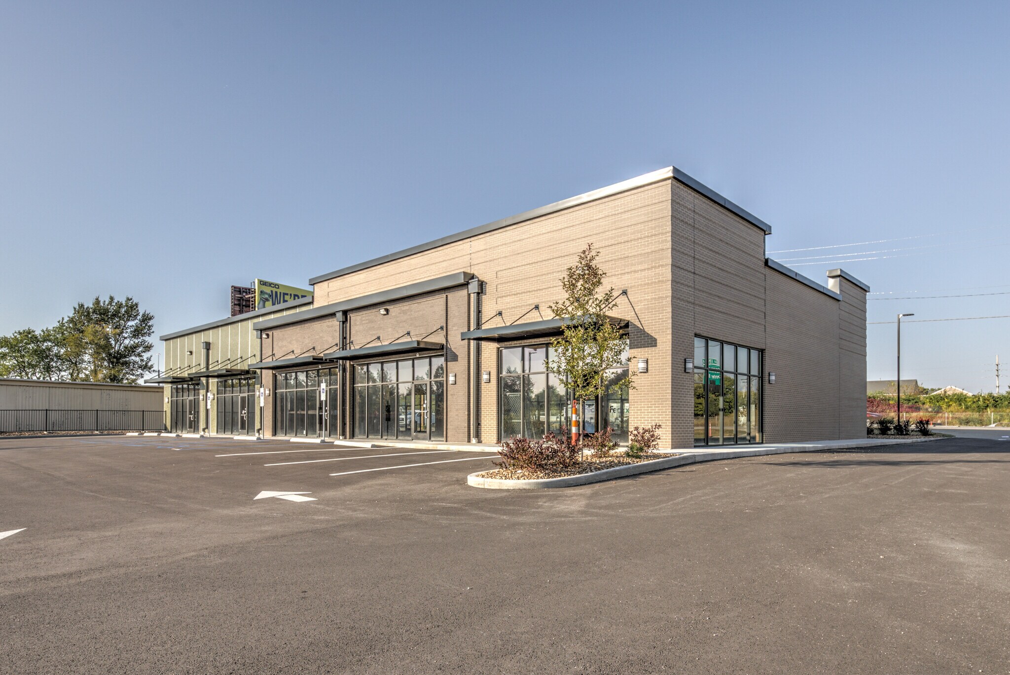 1560 Veterans Memorial Pkwy, Saint Charles, MO 63303 Veterans