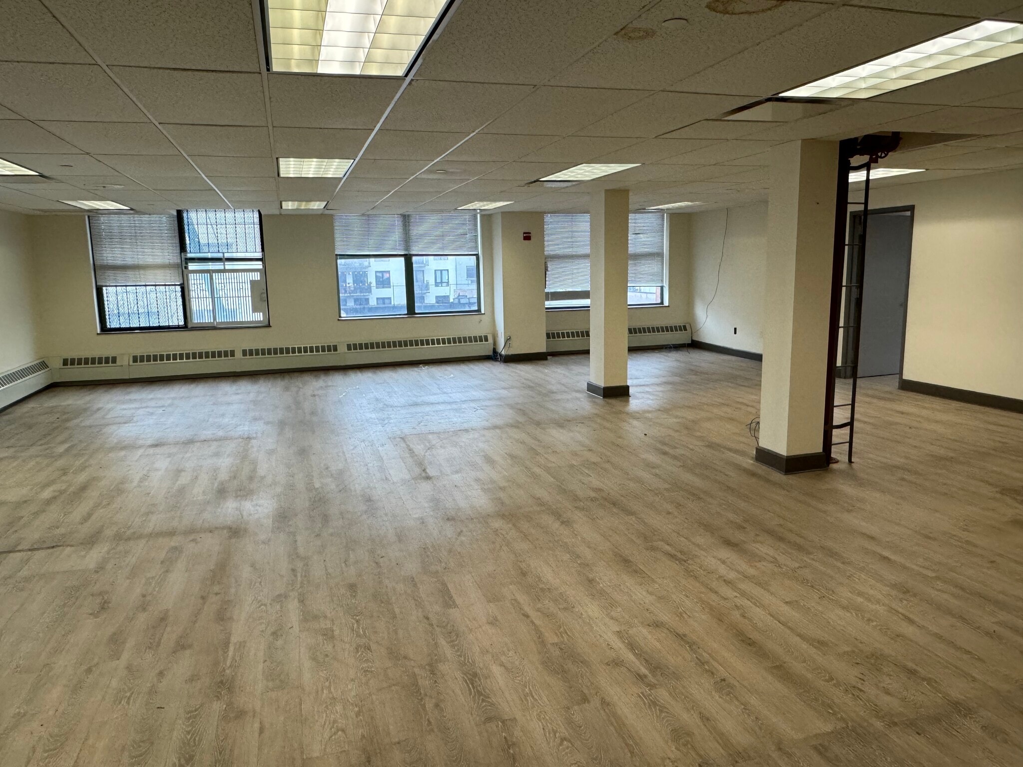 26 Bruckner Blvd, Bronx, NY for lease Interior Photo- Image 1 of 10