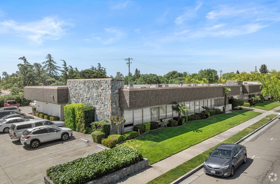 1350 W Robinhood Dr, Stockton, CA for sale - Building Photo - Image 1 of 13