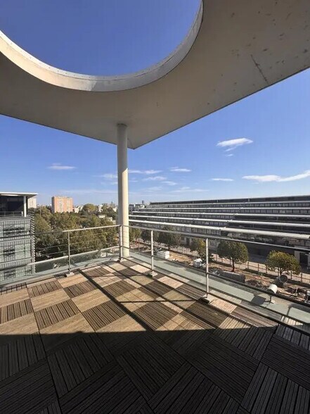 12 Avenue Tony Garnier, Lyon for lease - Interior Photo - Image 2 of 7