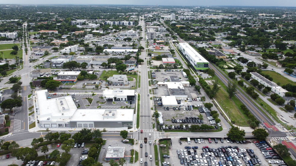 17520 S Dixie Hwy, Miami, FL for lease - Building Photo - Image 2 of 4