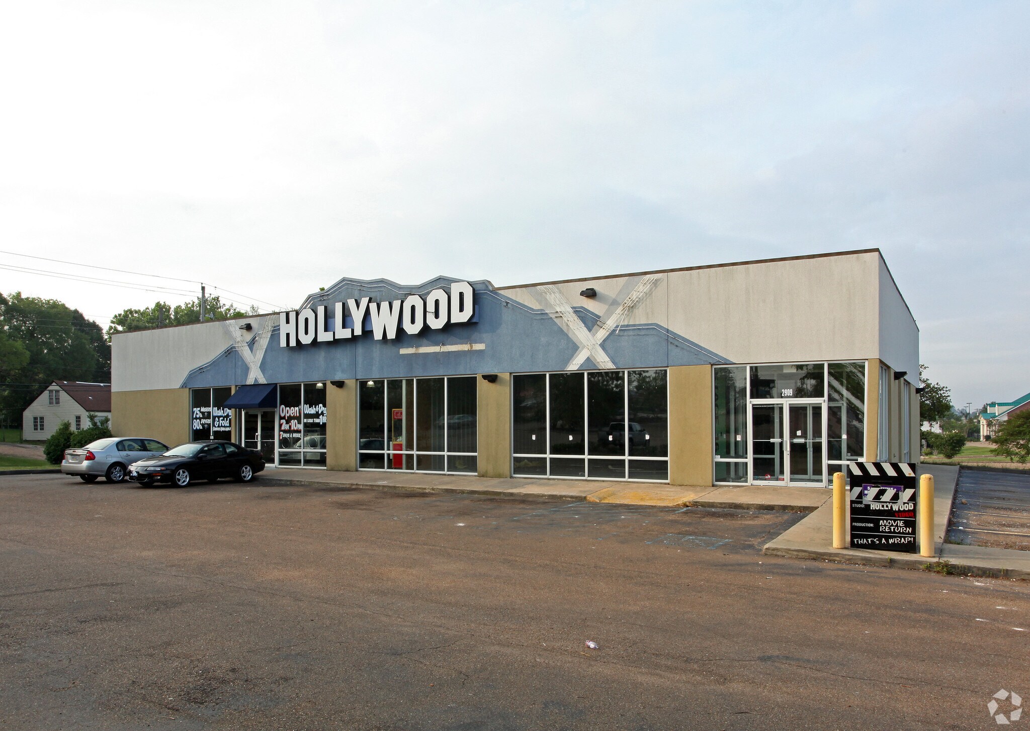 28512899 Terry Rd, Jackson, MS 39212 Southgate Shopping Center