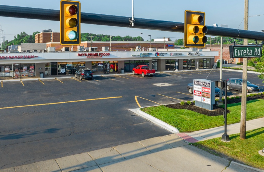 23143-23265 Eureka Rd, Taylor, MI for sale - Primary Photo - Image 1 of 1