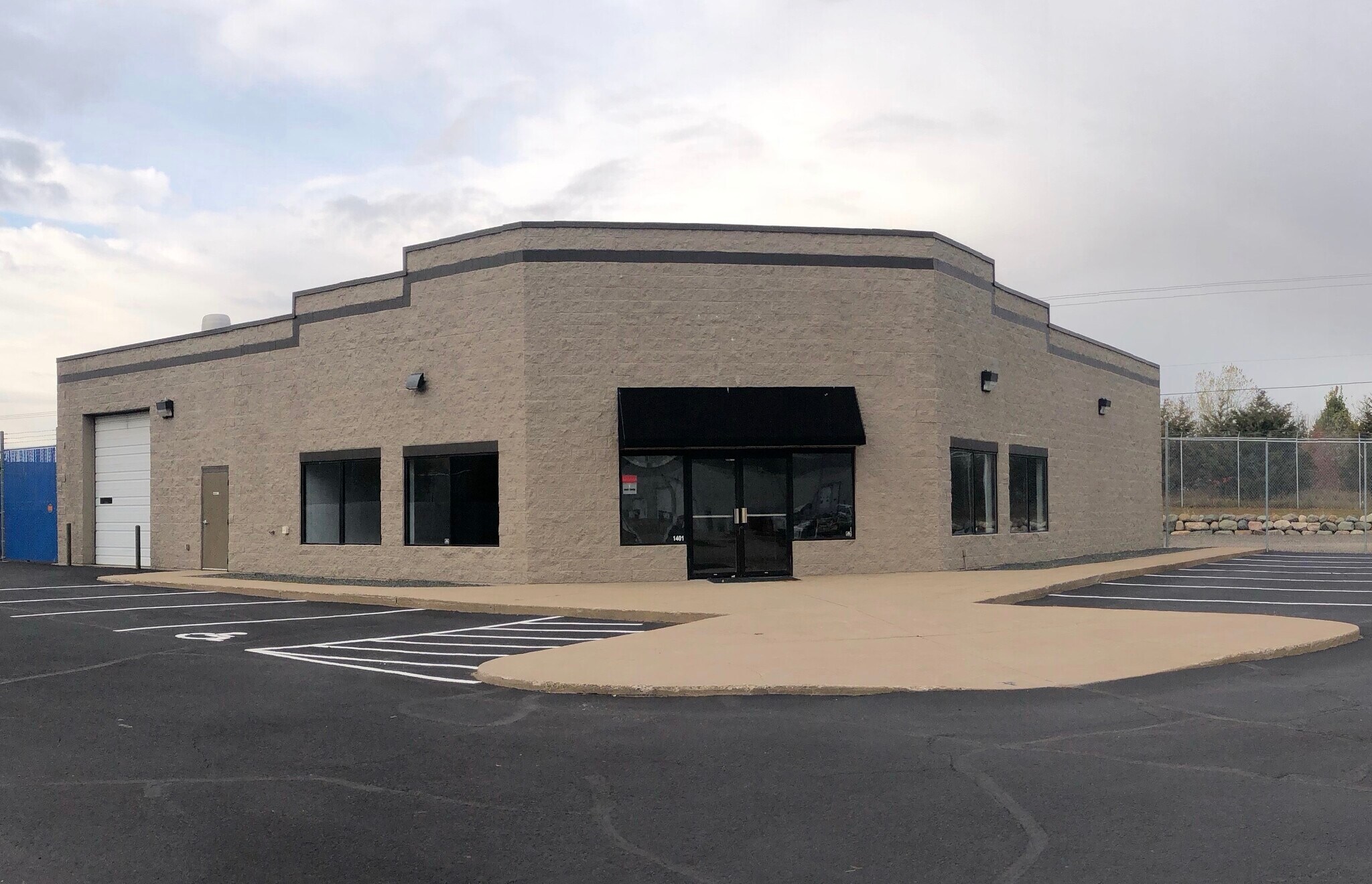 1401 Gateway Cir, Hudson, WI for sale Building Photo- Image 1 of 1