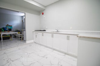 5126 Victoria Ave, Niagara Falls, ON for lease Interior Photo- Image 1 of 13