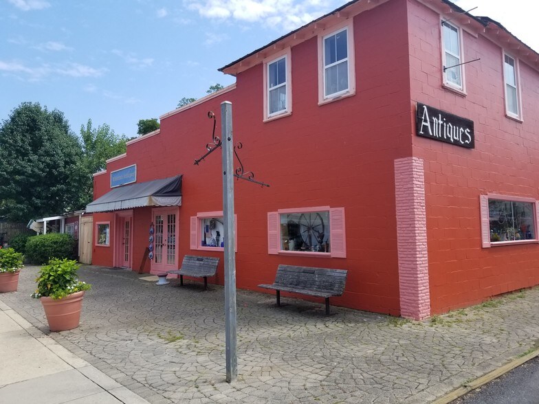 9131 Bay Ave, North Beach, MD 20714