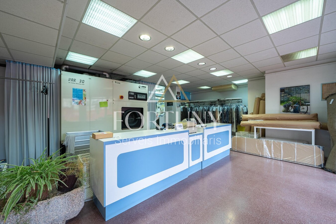 Reus, TAR 43202 - - - Interior Photo - Image 2 of 6