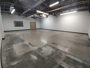 10949 E Peakview Ave, Englewood, CO for lease Interior Photo- Image 2 of 5