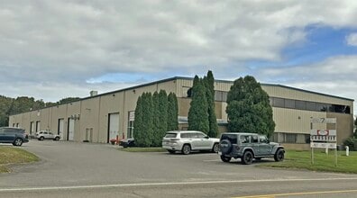 7 Jan Sebastian Dr, Sandwich, MA for lease Interior Photo- Image 2 of 4