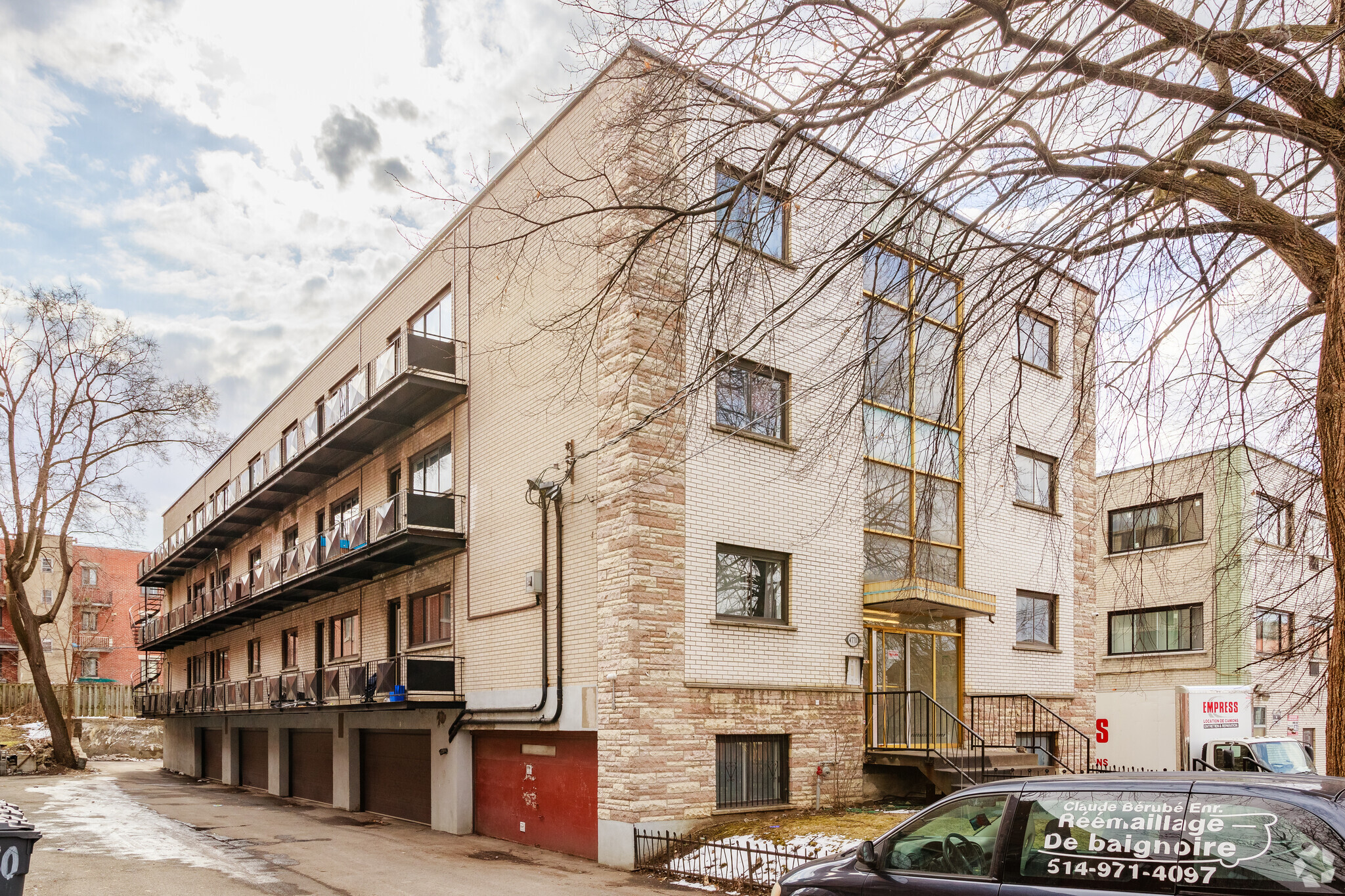 4770 Av Dupuis, Montréal, QC for sale Primary Photo- Image 1 of 1