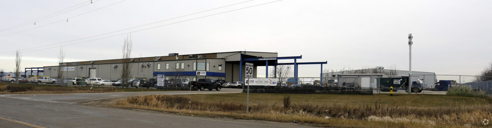 333 Strathmoor Way, Sherwood Park, AB for lease - Building Photo - Image 2 of 8