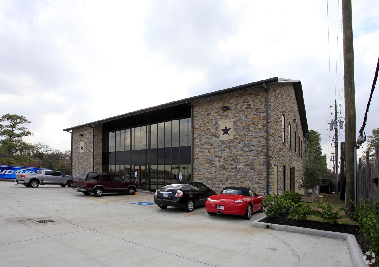 12900 Queensbury Ln, Houston, TX 77079