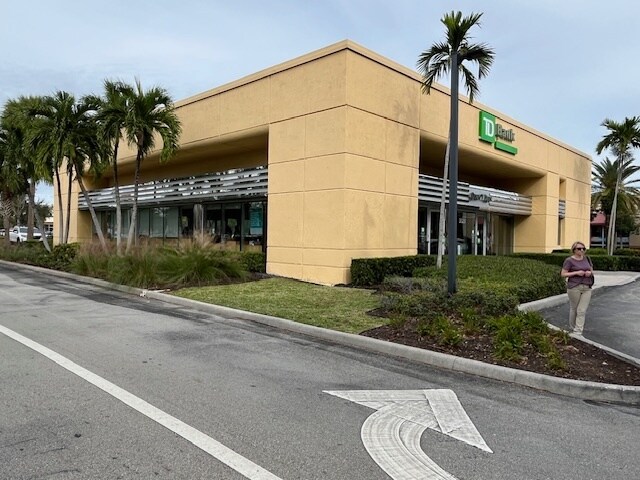 3325 W Hillsboro Blvd, Deerfield Beach, FL for lease - Building Photo - Image 3 of 130