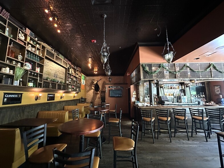 221 N Main St, Greenville, SC for lease - Building Photo - Image 2 of 10