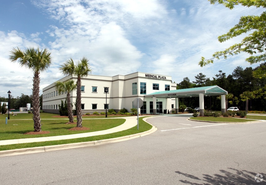 1010 Medical Center Dr, Hardeeville, SC for lease - Primary Photo - Image 1 of 13
