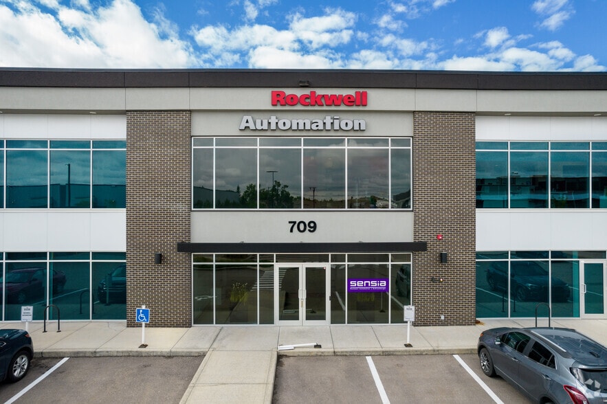 709 64 Av SE, Calgary, AB for lease - Building Photo - Image 3 of 5