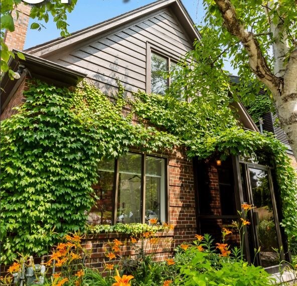 61 Hoyle Ave, Toronto, ON for sale Primary Photo- Image 1 of 1