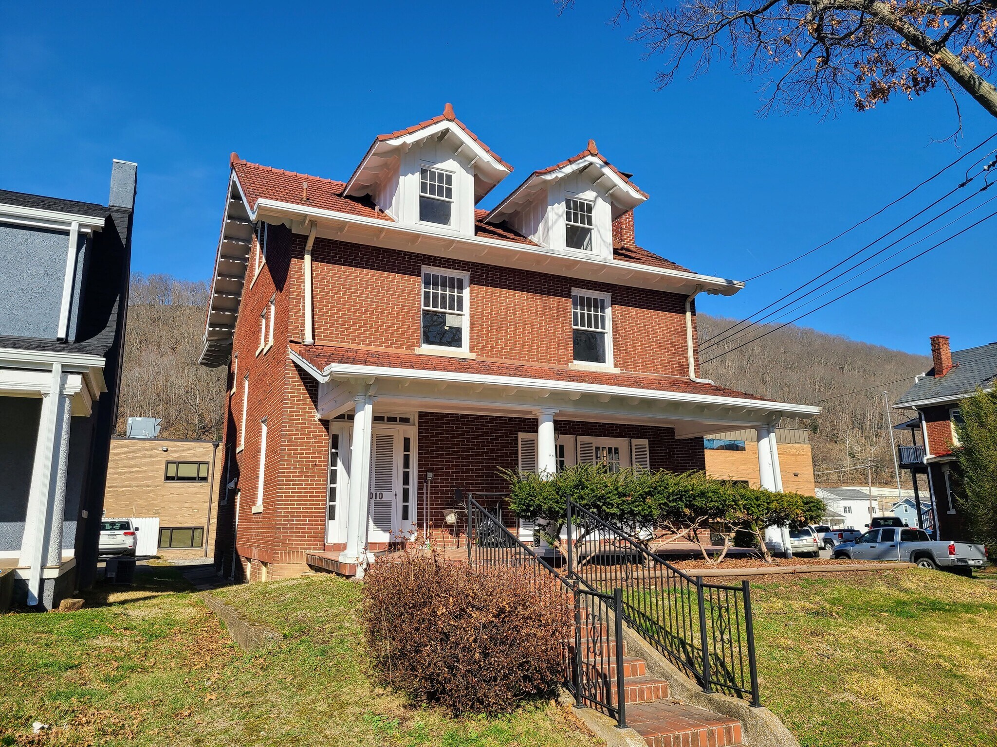 2010 Quarrier St, Charleston, WV for sale Building Photo- Image 1 of 1