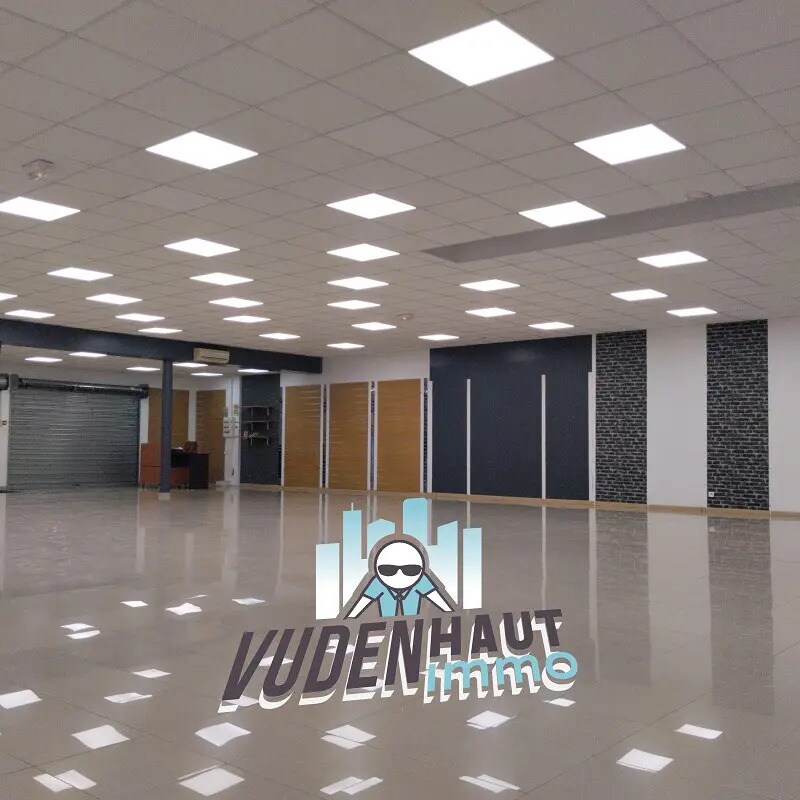 Retail in Léguevin for lease Interior Photo- Image 1 of 8