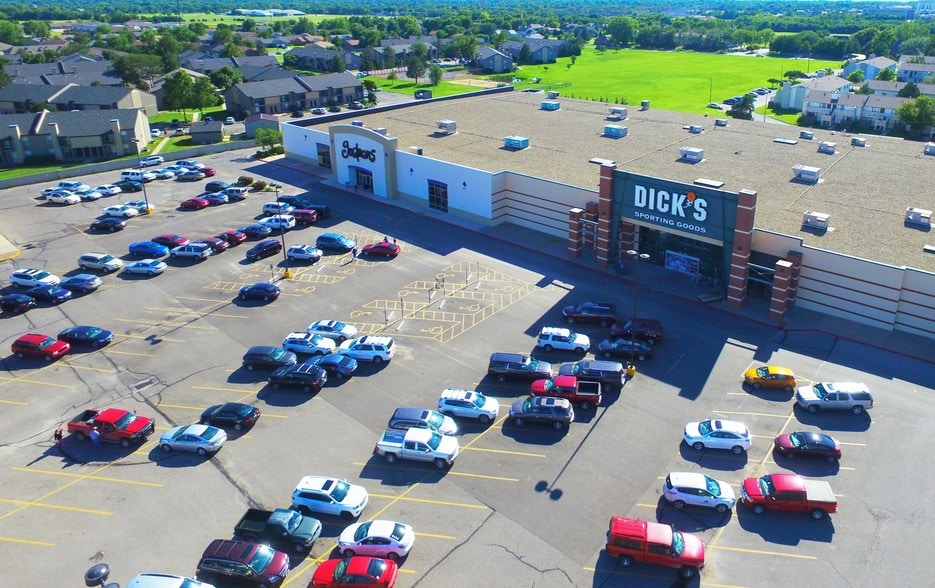 2057 N Rock Rd, Wichita, KS for lease - Building Photo - Image 3 of 4