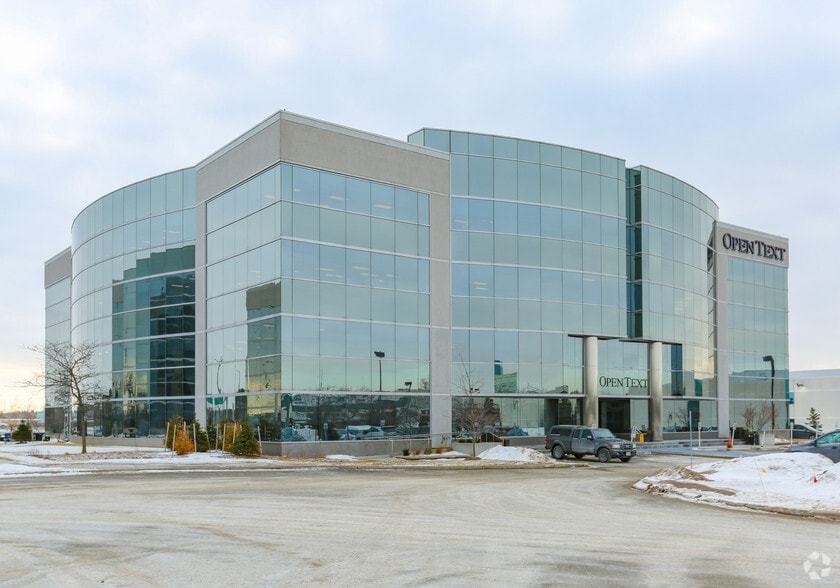 38 Leek Cres, Richmond Hill, ON for sale - Primary Photo - Image 1 of 1