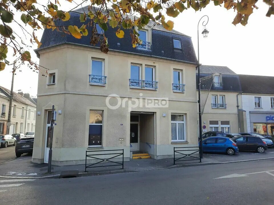 Office in Compiègne for lease Building Photo- Image 1 of 15