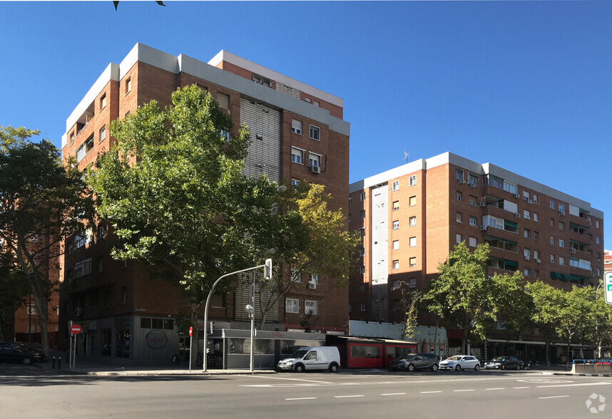 Retail in Madrid, MAD for lease - Primary Photo - Image 1 of 1