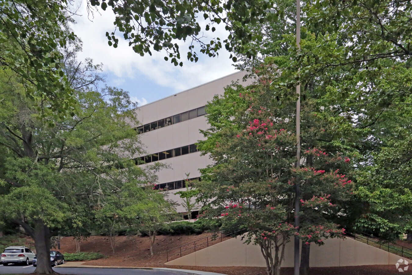 5171 Glenwood Ave, Raleigh, NC 27612