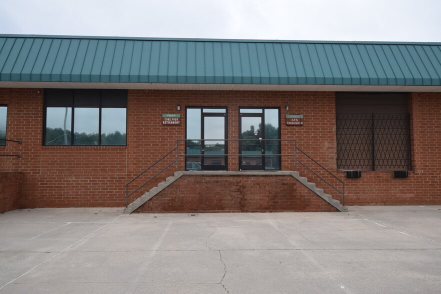 6128 Brookshire Blvd, Charlotte, NC for lease - Building Photo - Image 1 of 13