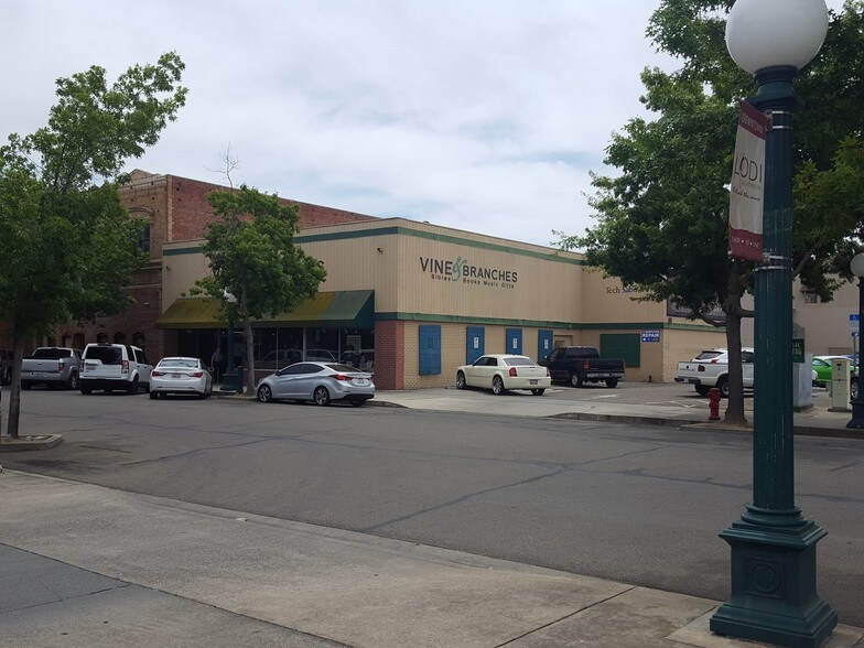 110 W Oak St, Lodi, CA for sale - Building Photo - Image 1 of 1