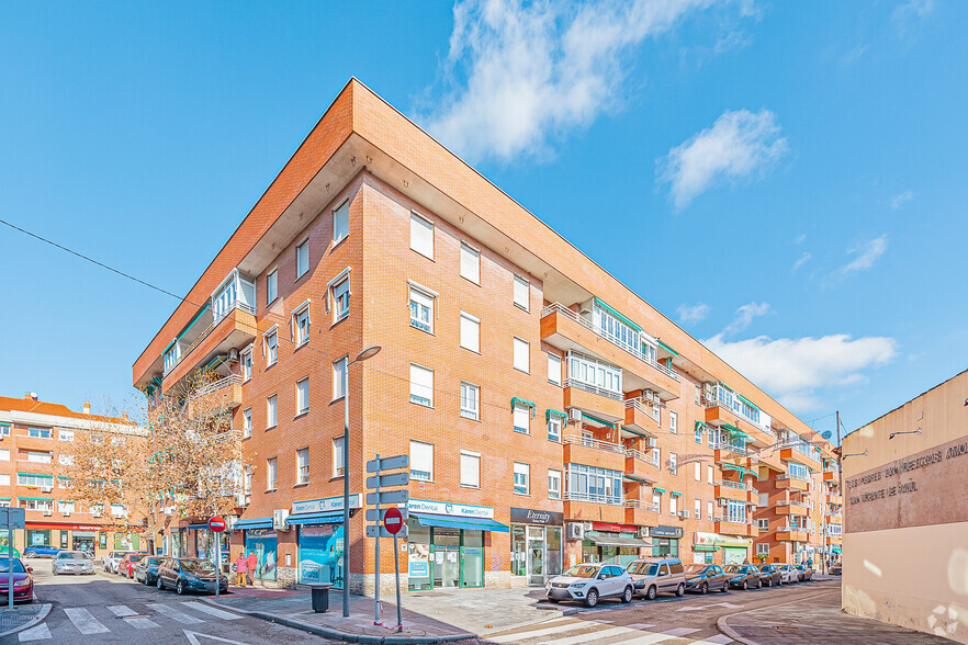 Plaza Hermano Ramón Quiroga, Valdemoro, Madrid for sale - Primary Photo - Image 1 of 3