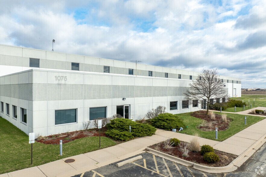 1085 N Peace Rd, Dekalb, IL for sale - Primary Photo - Image 1 of 1