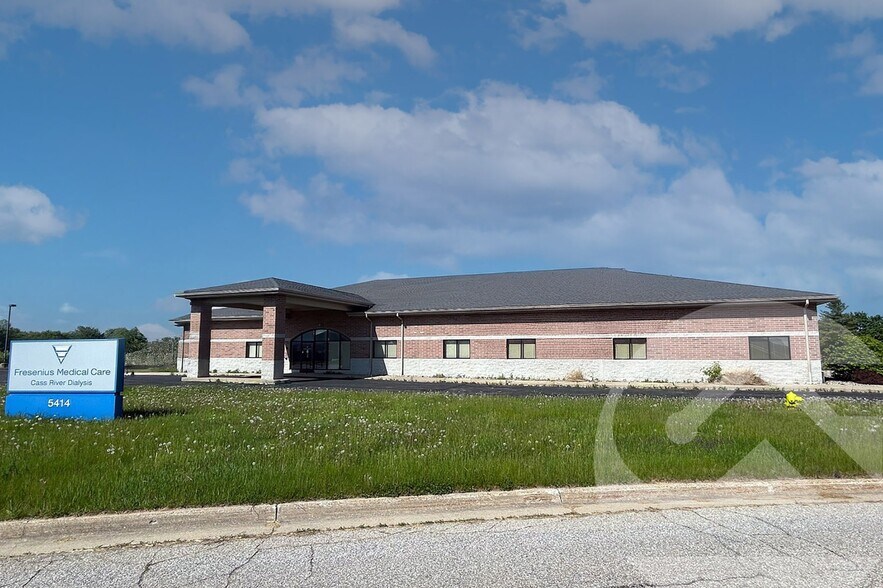 5414 W Rolling Hills Dr, Bridgeport, MI for sale - Building Photo - Image 1 of 1