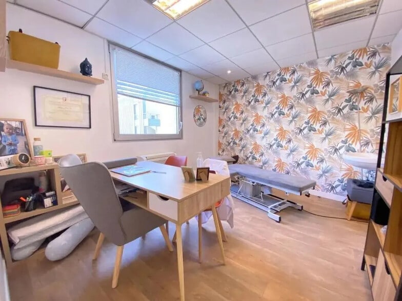 Office in Boulogne-Billancourt for lease - Interior Photo - Image 2 of 8