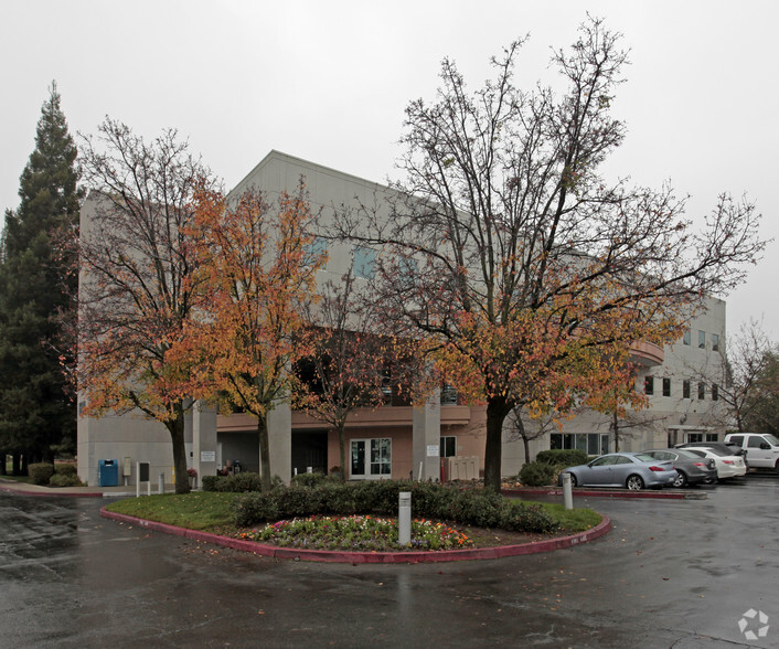 1600 Creekside Dr, Folsom, CA for lease - Building Photo - Image 2 of 16