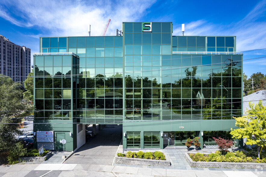 170 Sheppard Ave E, Toronto, ON for lease - Building Photo - Image 1 of 5