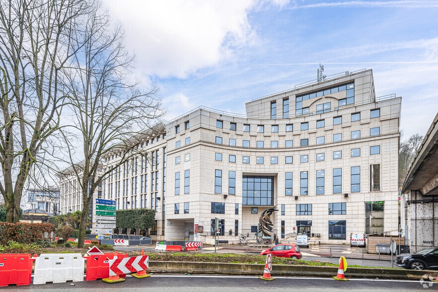 2-10 Rue Troyon, 92310 Sèvres, Sèvres for lease - Primary Photo - Image 1 of 2