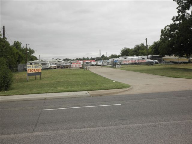 1921 W Arkansas Ln, Arlington, TX for sale - Primary Photo - Image 1 of 1