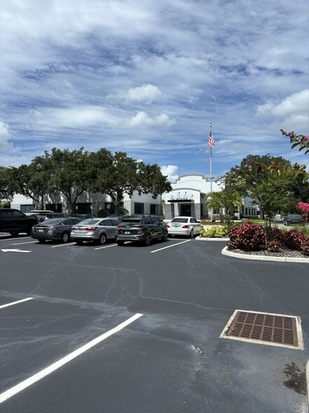 1150 Greenwood Blvd, Lake Mary, FL for lease - Building Photo - Image 2 of 6