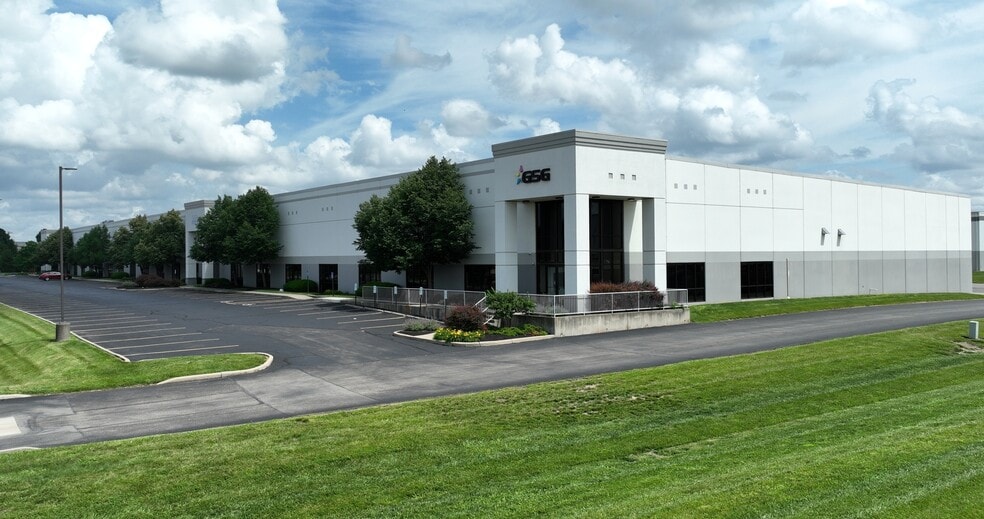 9407-9415 Meridian Way, West Chester, OH for lease - Building Photo - Image 1 of 3