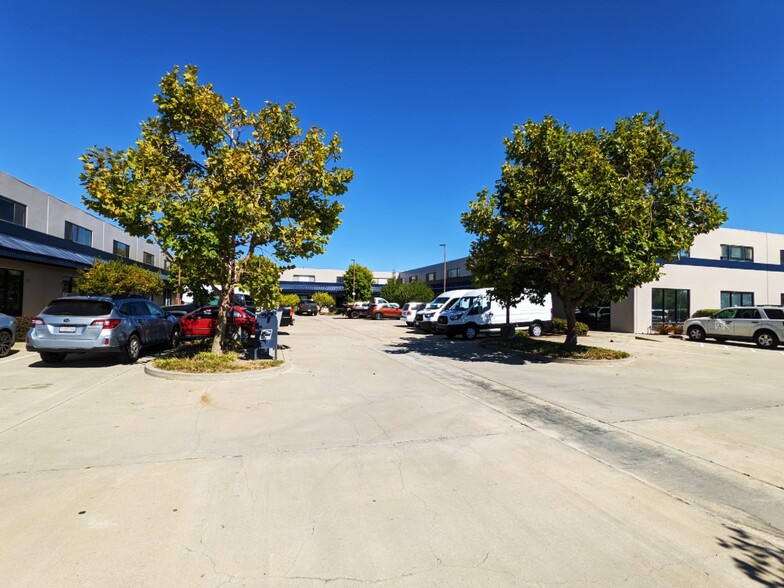 135 Aviation Way, Watsonville, CA for lease - Building Photo - Image 3 of 5