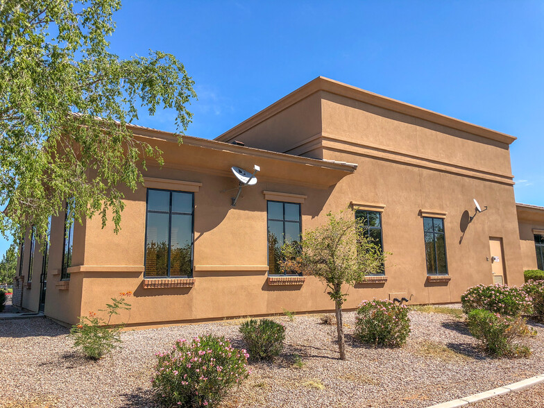 725 W Elliot Rd, Gilbert, AZ for lease - Building Photo - Image 3 of 11