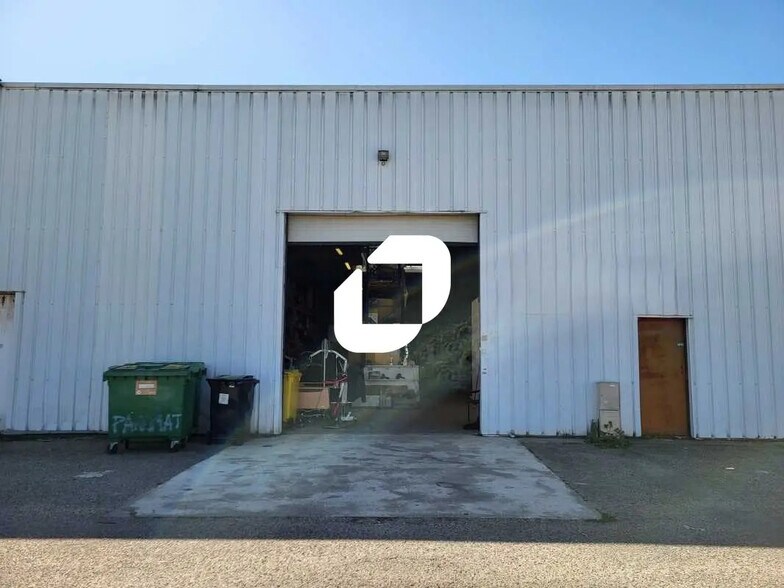 Office in Pessac for lease - Building Photo - Image 2 of 8